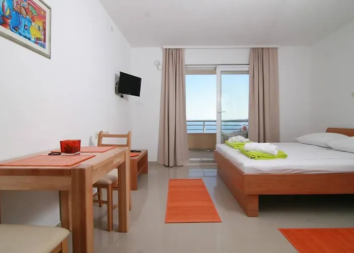 Family-friendly With Swimming Pool Brela, Makarska - 19998 Appartement