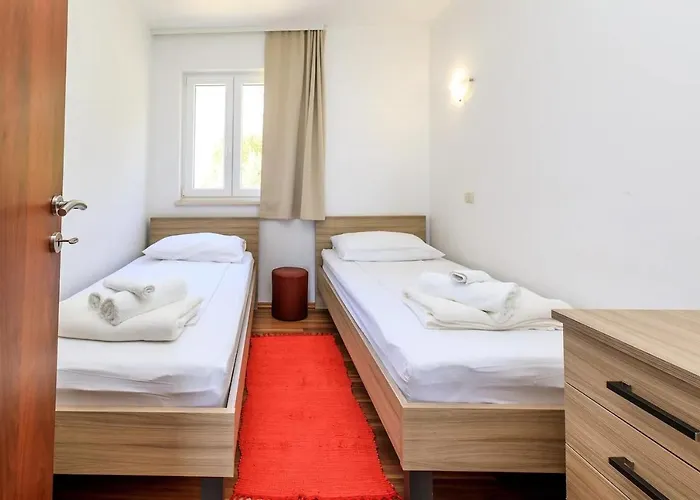 Family-friendly With Swimming Pool Brela, Makarska - 19998 Appartement